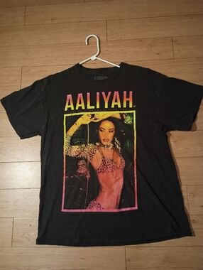 ALLIYAH 2001 TOUR T-shirt Berlin Men's Medium Black Neon Concert Vintage